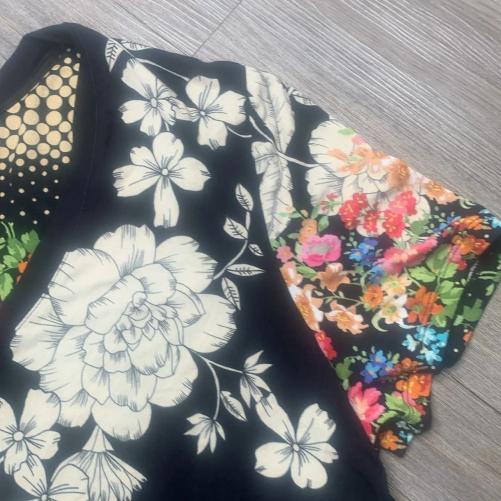 Johnny Was Redland Favorite Bamboo Stretch Knit Floral Print V-Neck Teeshirt XXL - Picture 3 of 12